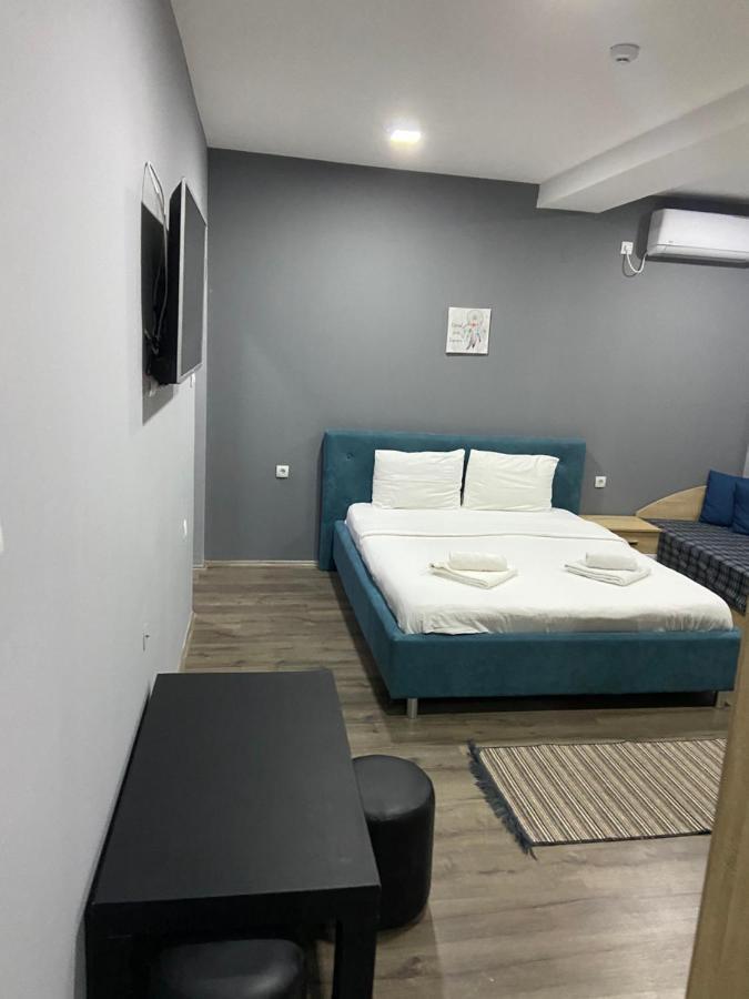 Fama Aparthotelスコピエ エクステリア 写真
