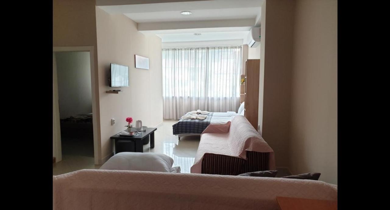 Fama Aparthotelスコピエ エクステリア 写真