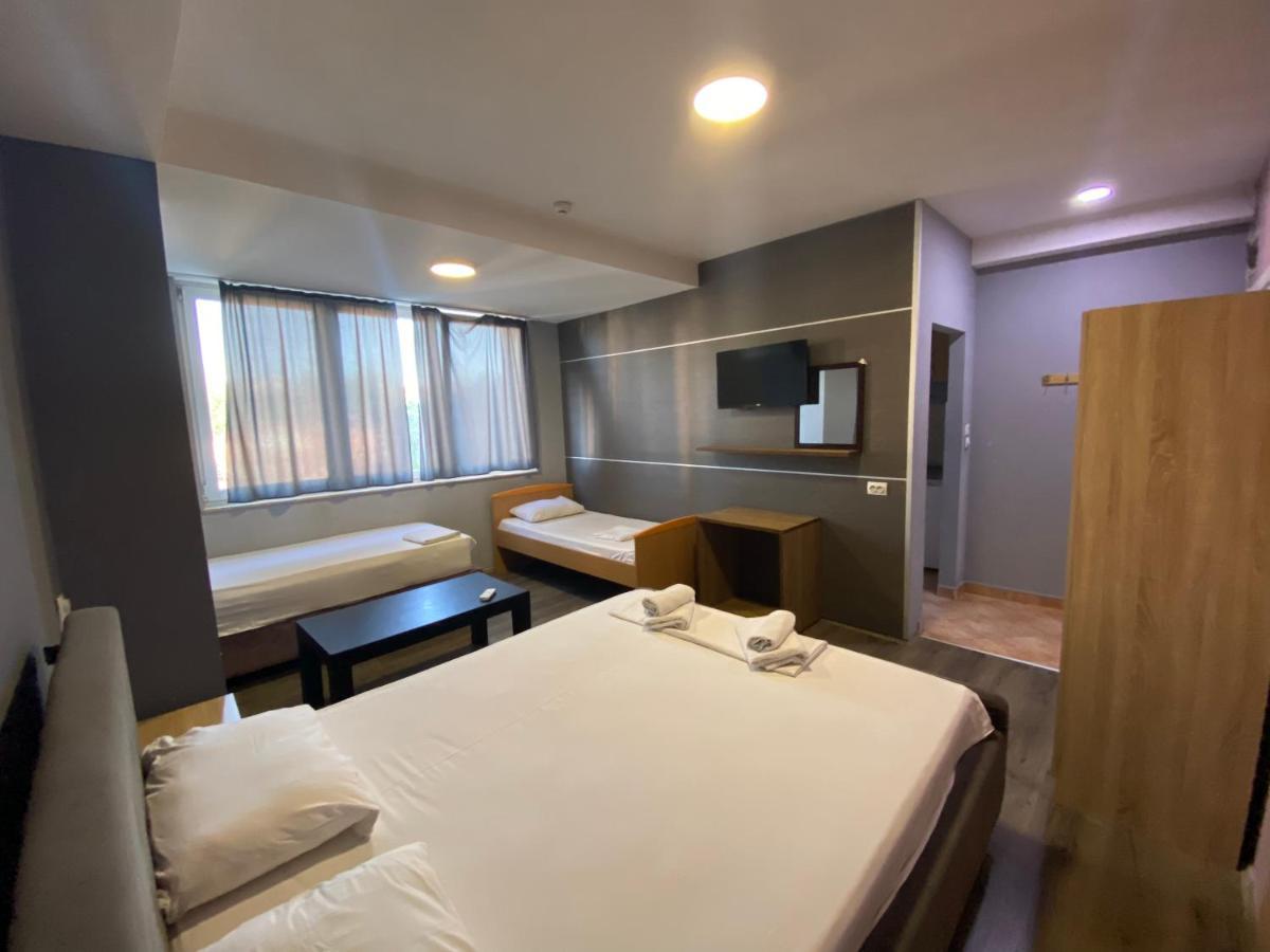 Fama Aparthotelスコピエ エクステリア 写真