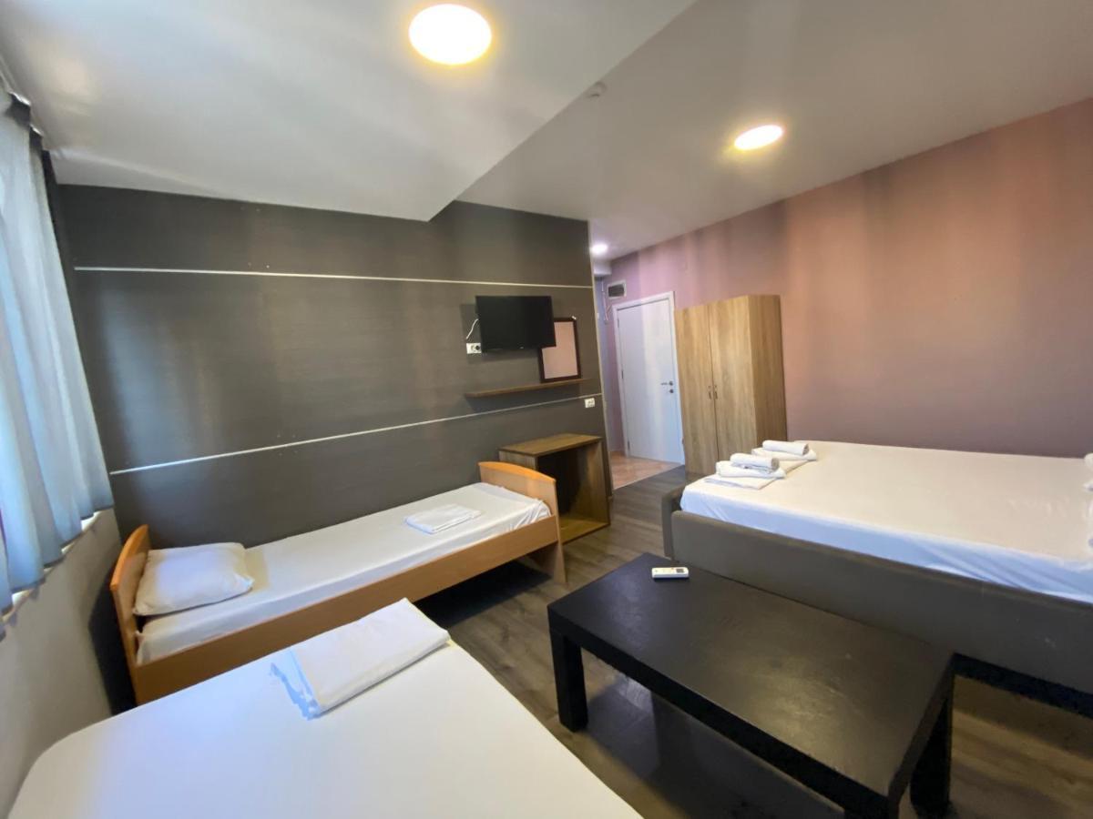 Fama Aparthotelスコピエ エクステリア 写真