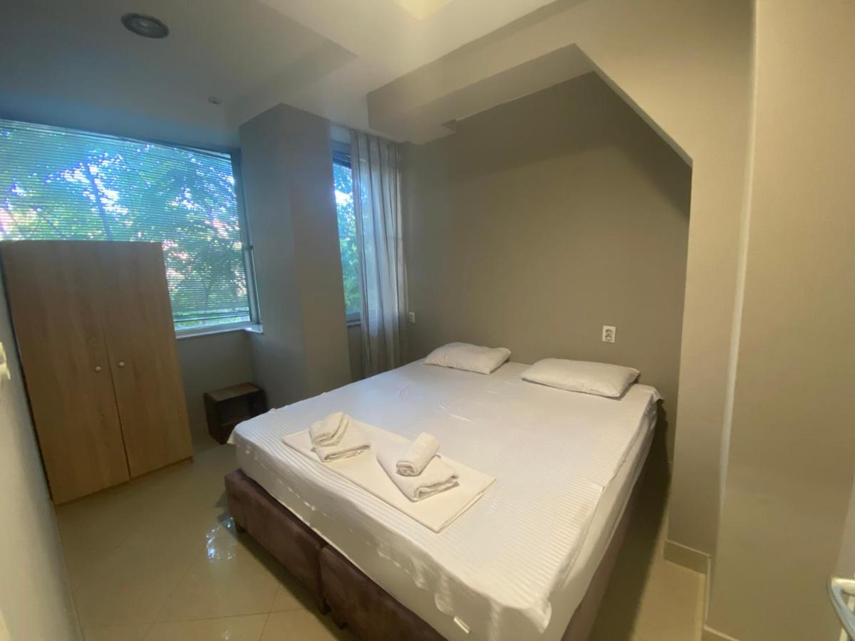 Fama Aparthotelスコピエ エクステリア 写真